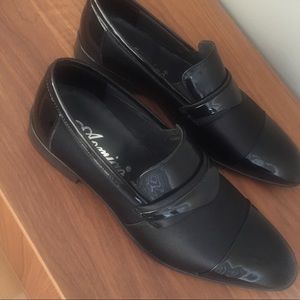 Men’s Formal shoes.